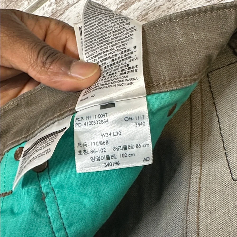 Levis preowned good